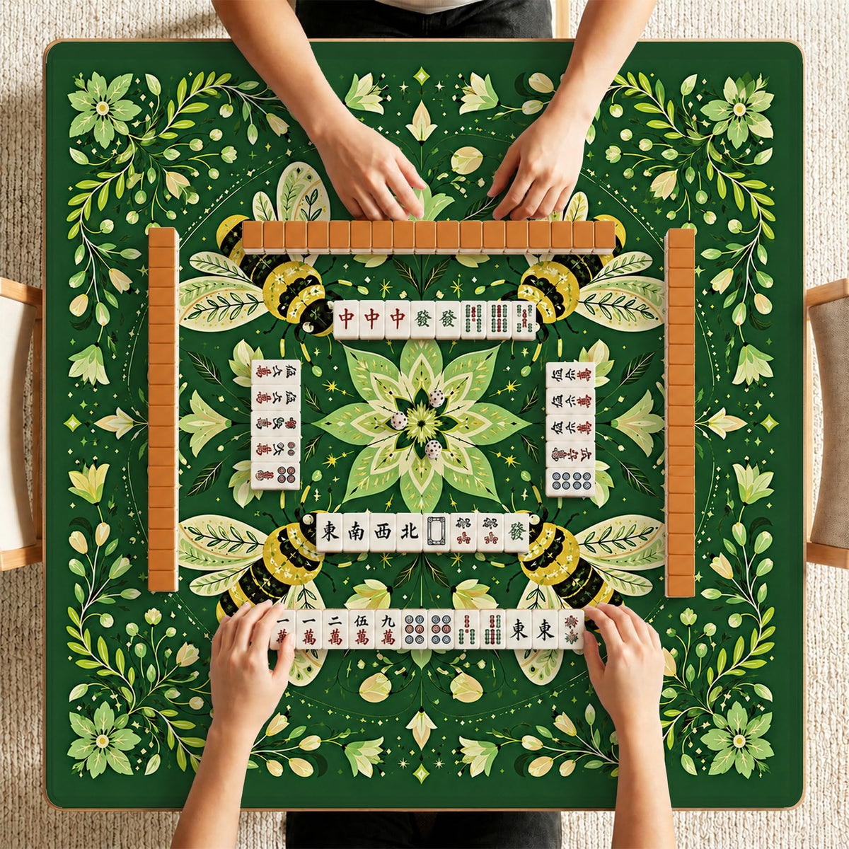 Green Floral Bumblebee Botanical Mahjong Table Mat 31.5" x 31.5" (Bee)