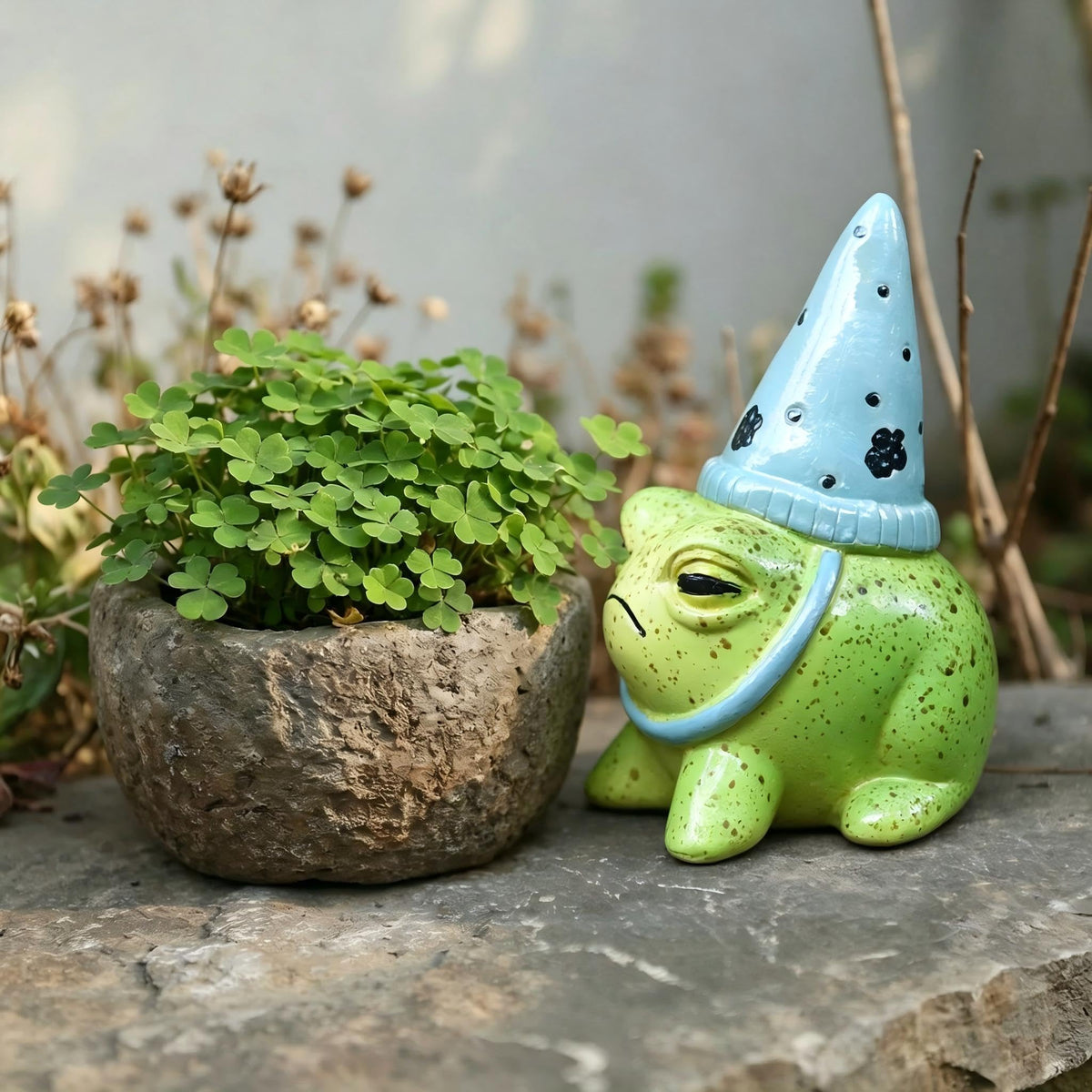 Charming Resin Frog Figurines with Hats (Blue Frog Figurines)