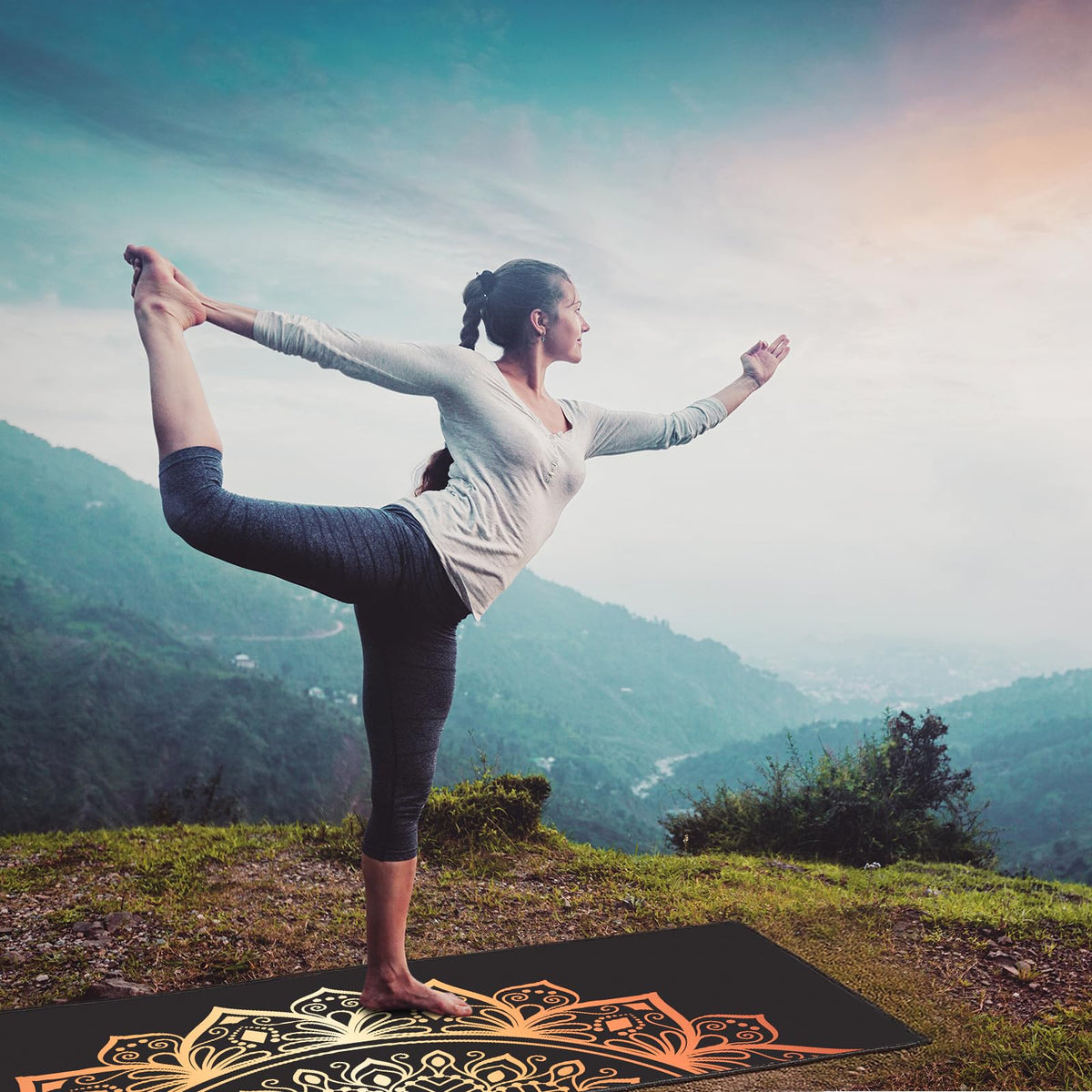 Non Slip Hot Yoga Towel (Luxury Golden Mandala / 70"x26")