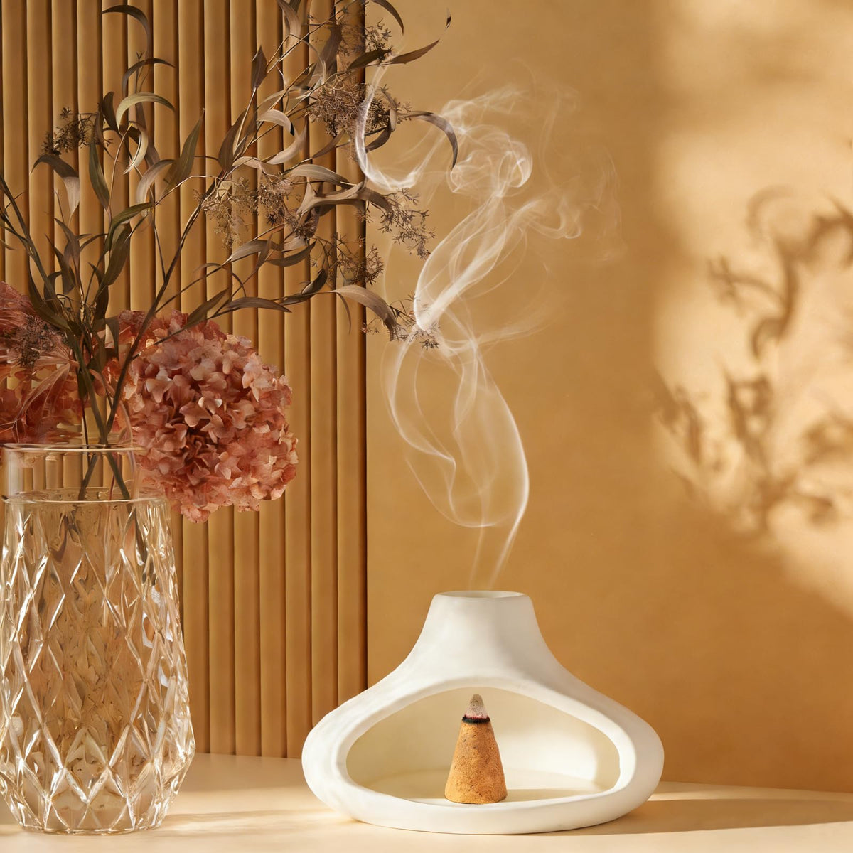 Ceramic Palo Santo Holder with Mini Chimney (White)