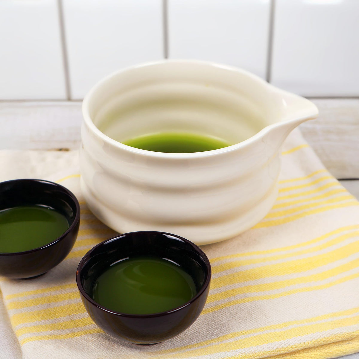Ceramic Matcha Bowl with Spout (White)