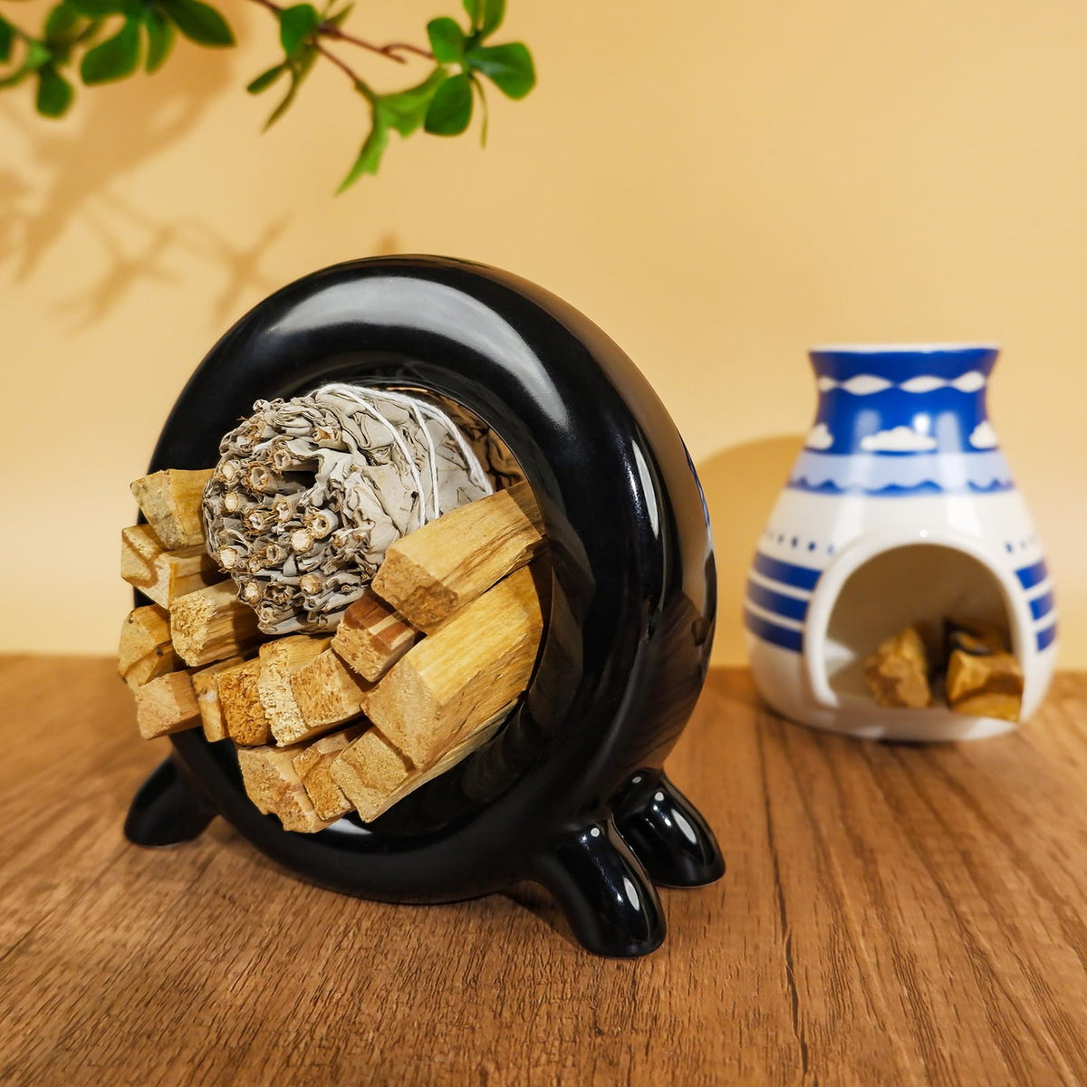 Ceramic Incense Holder & Burner for Palo Santo and Sage Storage (Round-black)