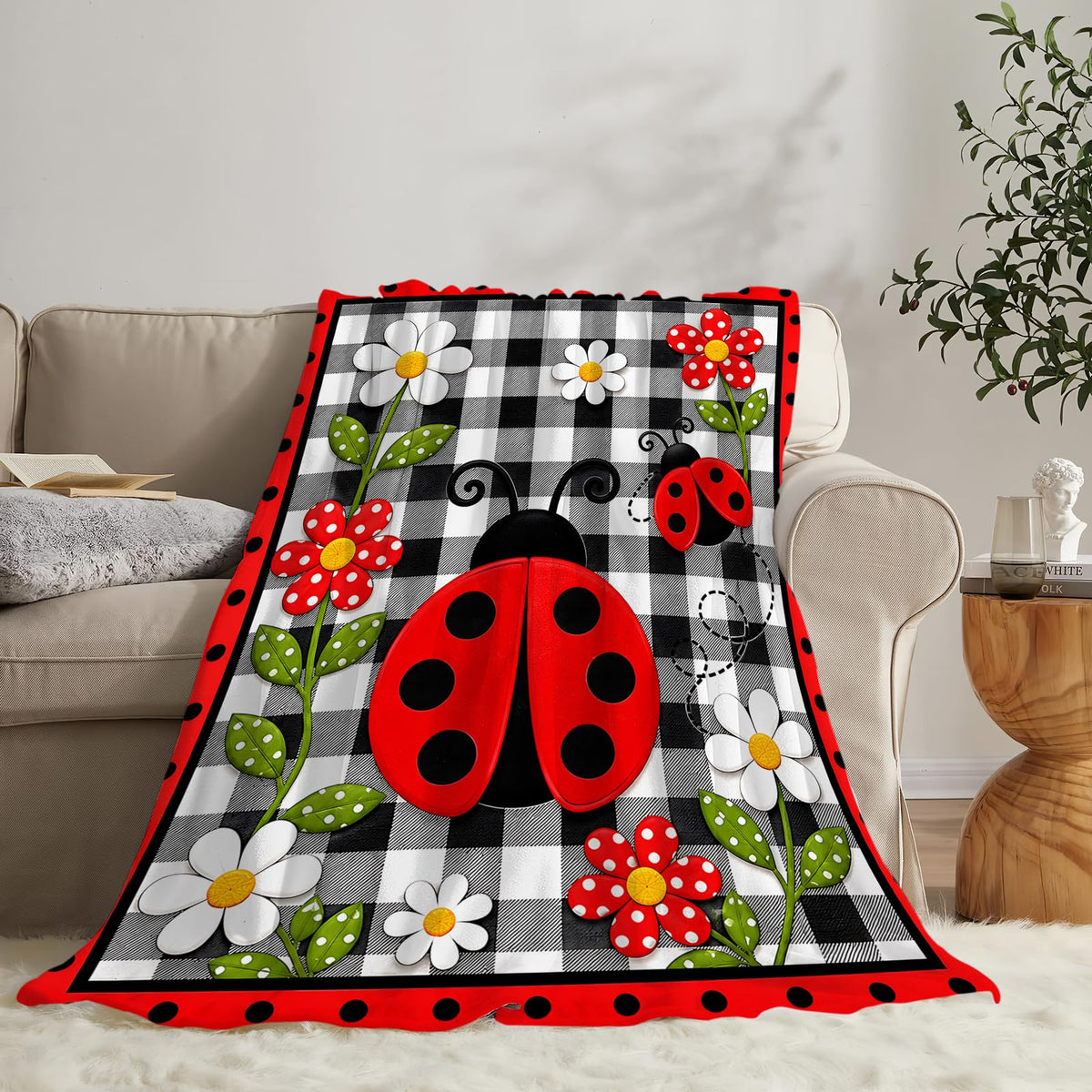 Ladybug Throw Blanket (60"x80" / Ladybug)