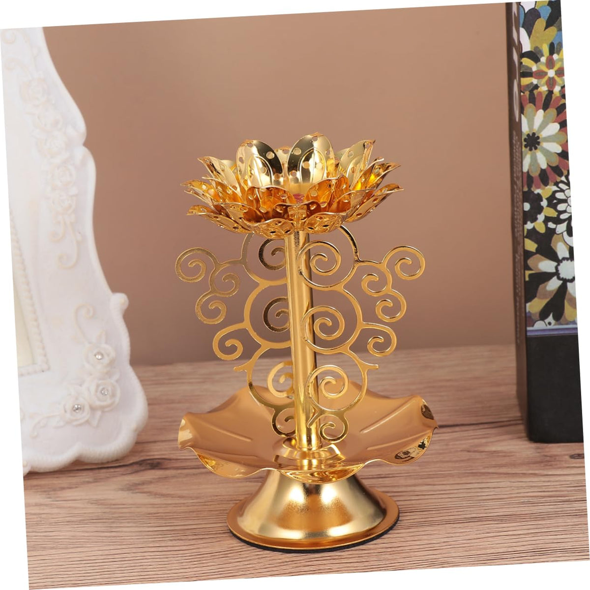 4pcs Lotus Alloy Candle Holder Decorative Buddhist Candlestick for Living Room Temples and Home Unique Creative Design for Elegant Centerpiece (Goldenx4pcs / 11.5x7.5cmx4pcs)