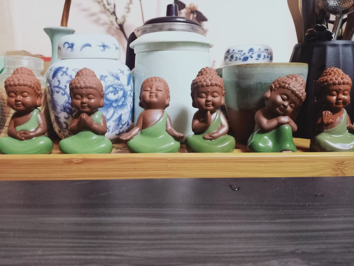 6pcs Set Ceramic Tiny Cute Baby Buddha Statue Collection Monk Figurine Cute Buddha Babies Adorable Baby Buddha Monk Home Decoration Zen Decor Peaceful Rulai Figurines (Collection)