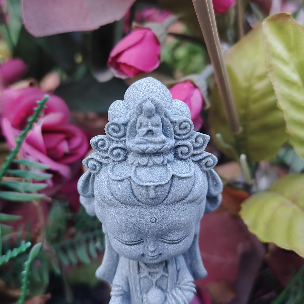 Small Guanyin Buddha Statue Quanyin Figurine Sandstone Decor (Gray)