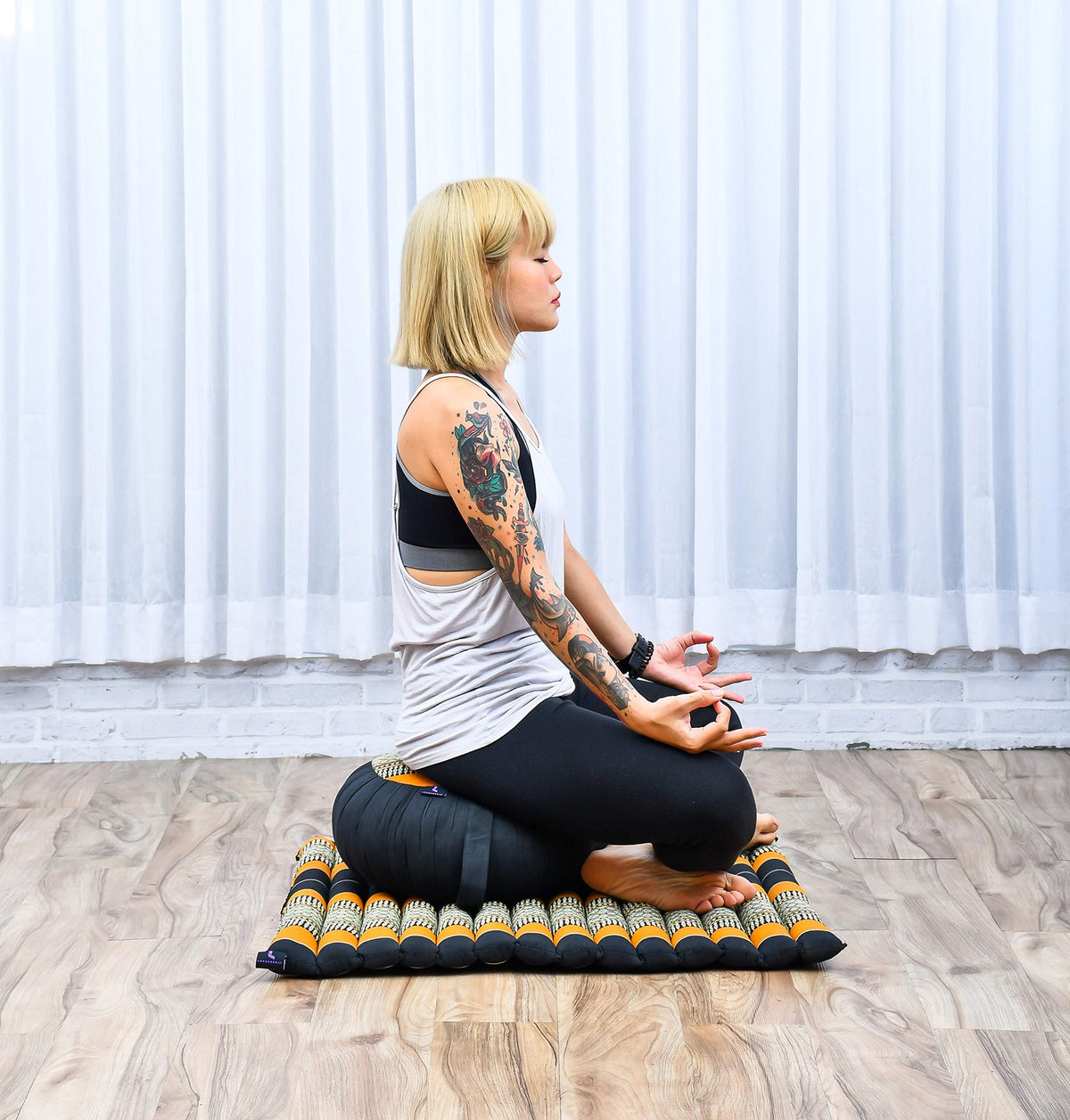 Meditation Cushion Zafu & Zabuton Set 28 x 28 inches Kapok Zazen (Sf03 - Black, Orange)