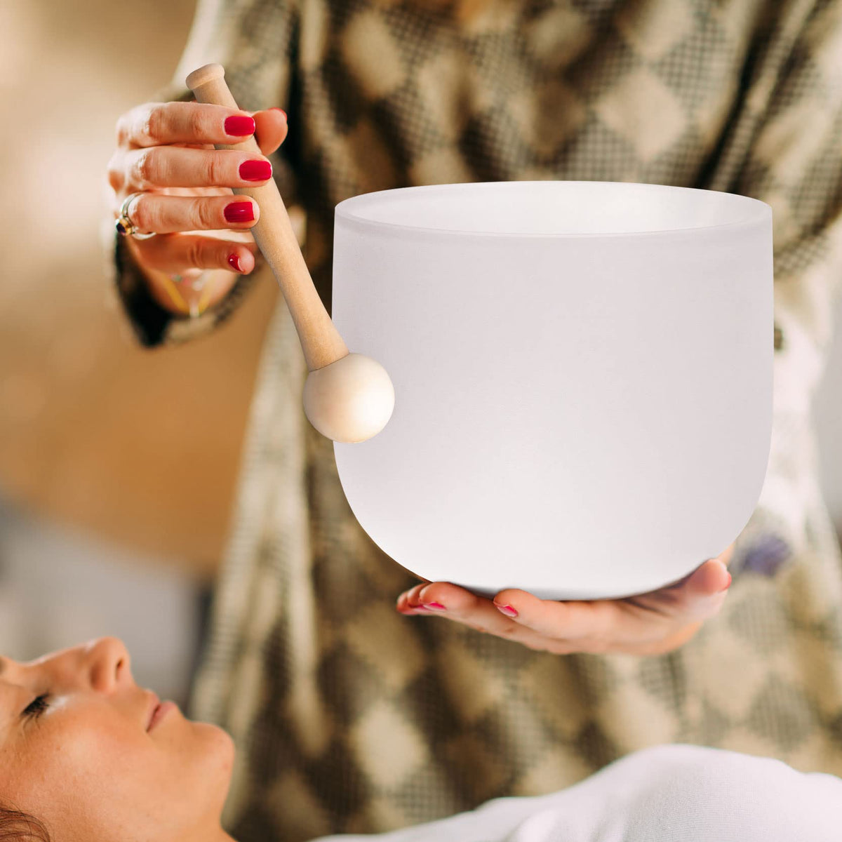 432Hz A Note Crystal Singing Bowl 8 inch Third Eye Chakra with Heavy Duty Carrying Case and Suede Mallet (8 inch / 432Hz A Note)