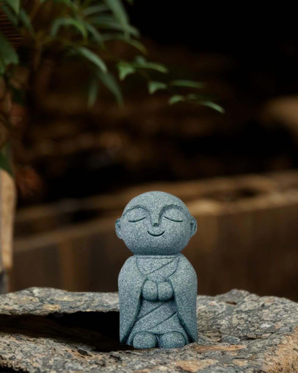 Mini Monk Buddha Statue Sandstone Statues Zen Monk Praying Statue Sculptures for Wealth Good Luck Feng Shui Decor Home Fish Tank Aquarium Garden (Style 10)