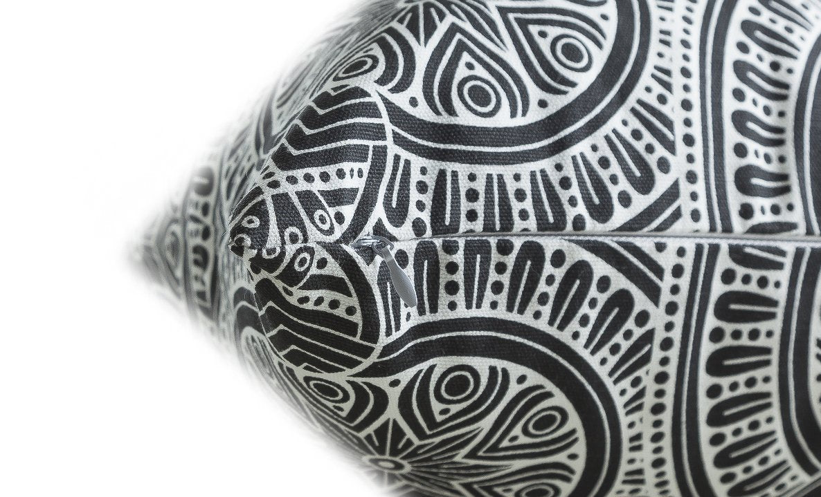 Mandala Accent Throw Pillow Covers 18x18 Set of 2 (Black / 18" x 18" (Pack of 2))