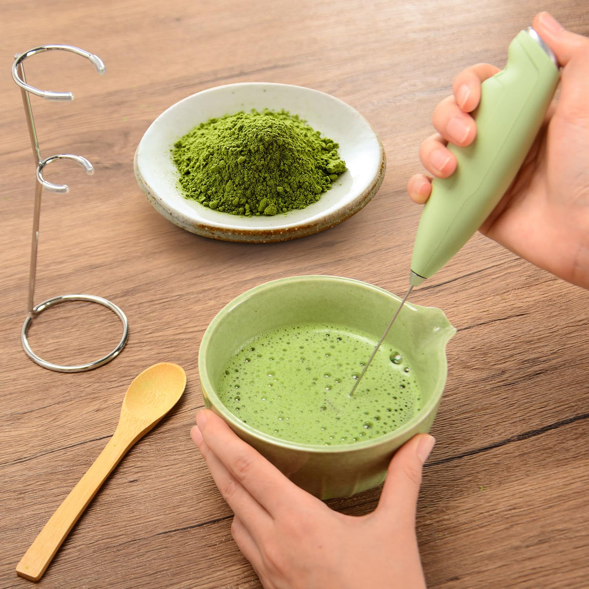 Electric Matcha Whisk Set 4 PCS Matcha Making Kit Powder Mixer Electric Milk Frother Traditional Tea Scoop Chashaku (Electric Matcha Whisk)