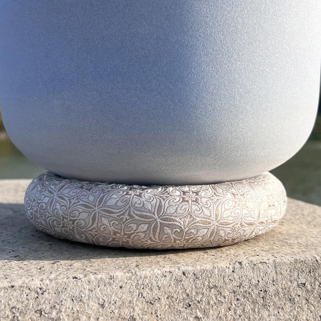 Singing Bowl Cushion for Crystal & Tibetan Singing Bowls (Silver / 6.7 Inch)