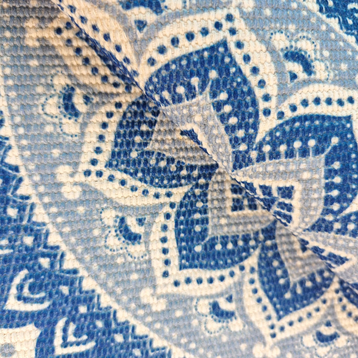 Boho Rustic Round Placemat for Dinning Table with Tassels (Blue)