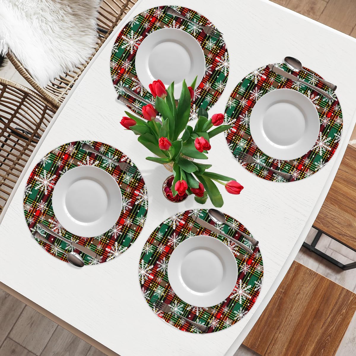 Christmas Plaid Woven Placemats Round Placemats Set of 4 for Festival Party (C 008 / 4 pieces)