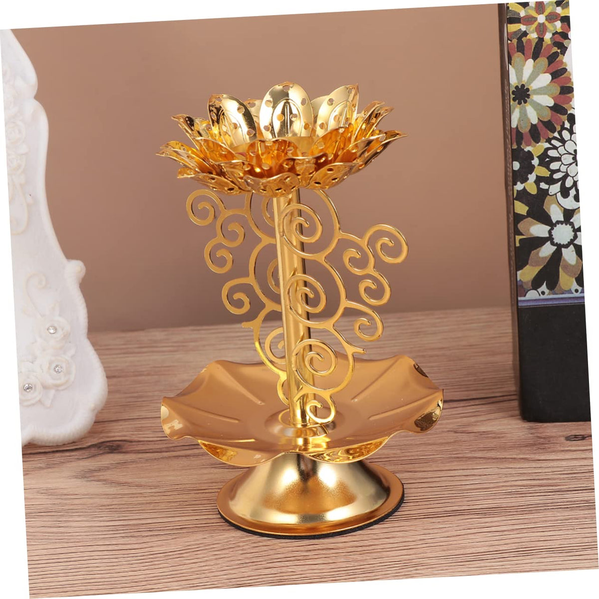 4pcs Lotus Alloy Candle Holder Decorative Buddhist Candlestick for Living Room Temples and Home Unique Creative Design for Elegant Centerpiece (Goldenx4pcs / 11.5x7.5cmx4pcs)