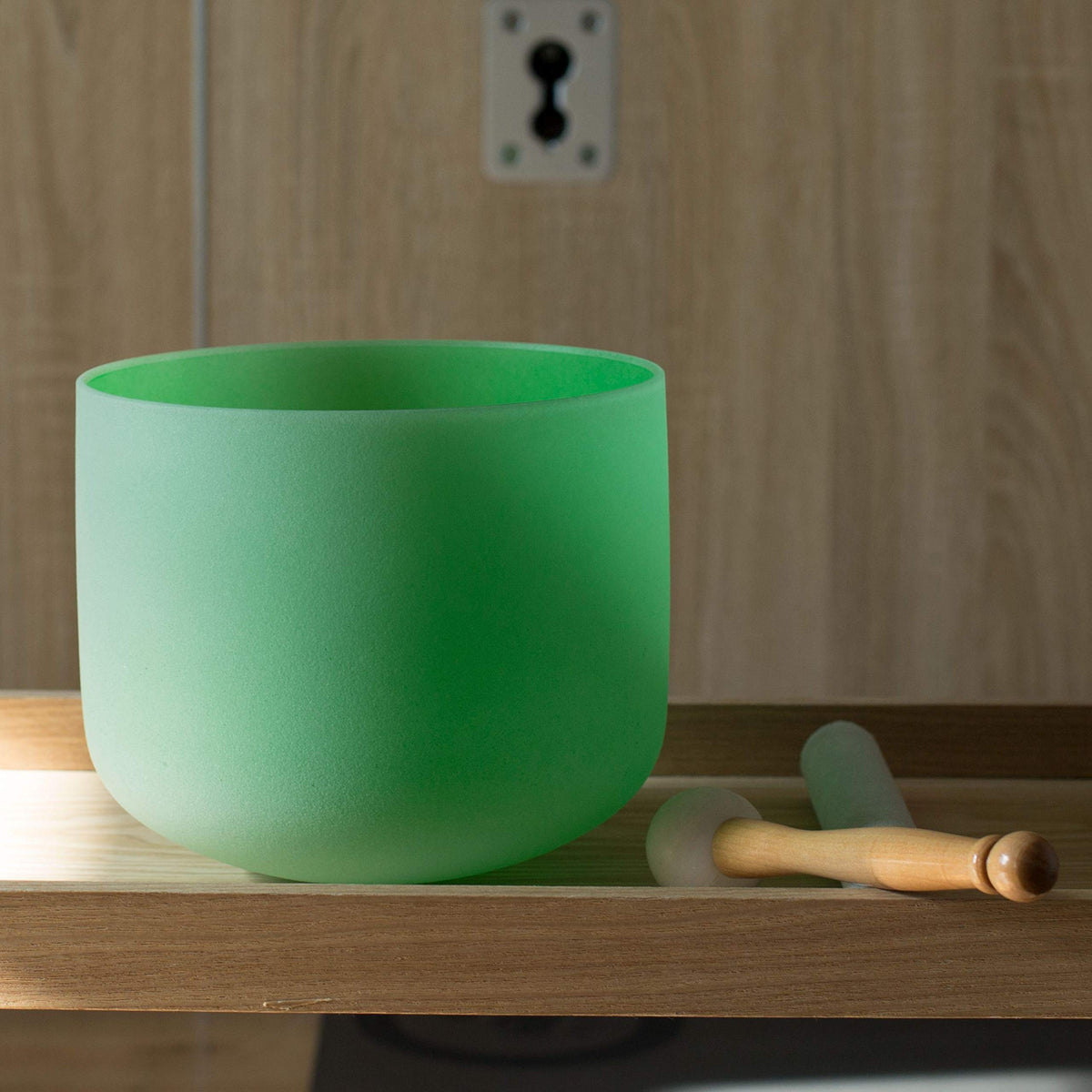 Quartz Crystal Singing Bowl F Note 432 hz Heart Chakra Green 10" with Heavy Duty Carrying Case Suede Striker (10" F Note 432 hz / green)