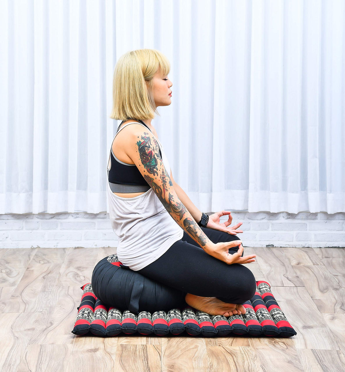 Meditation Cushion Set (Sf13 - Red, Black)