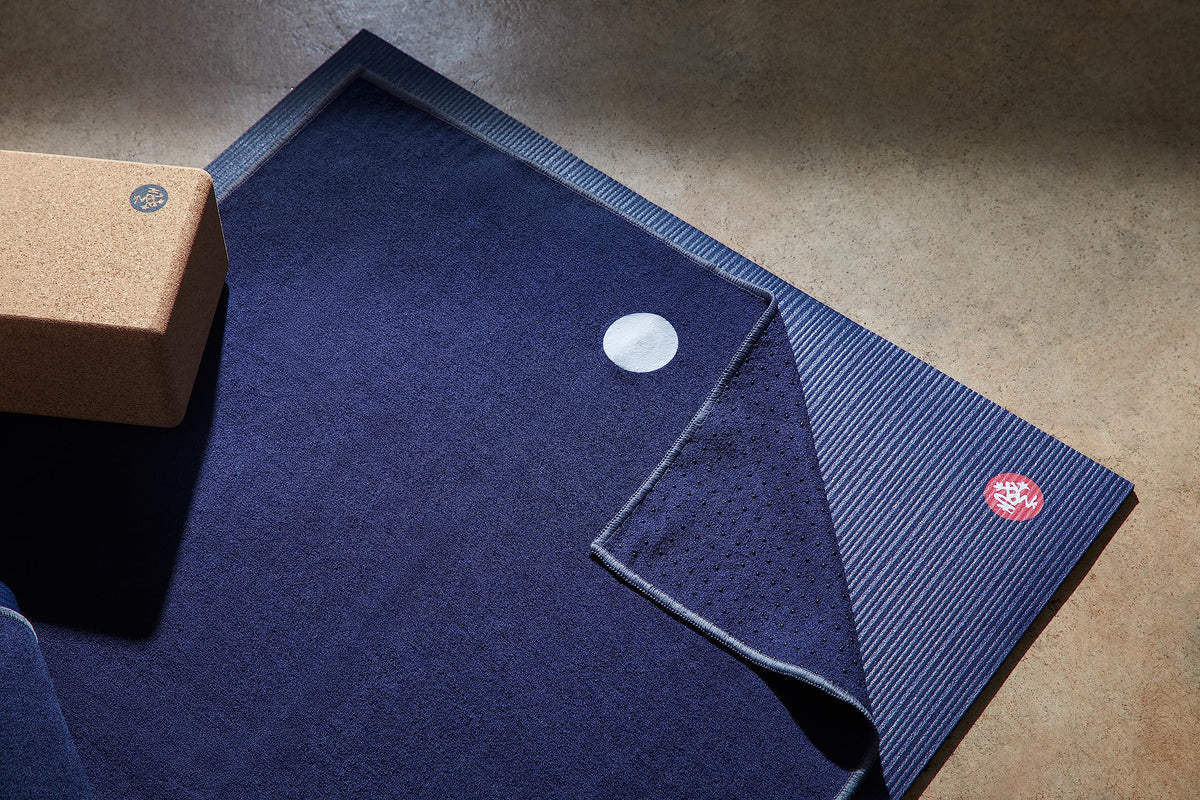 Yogitoes Hot Yoga Mat Towel (Midnight / 71" x 24")