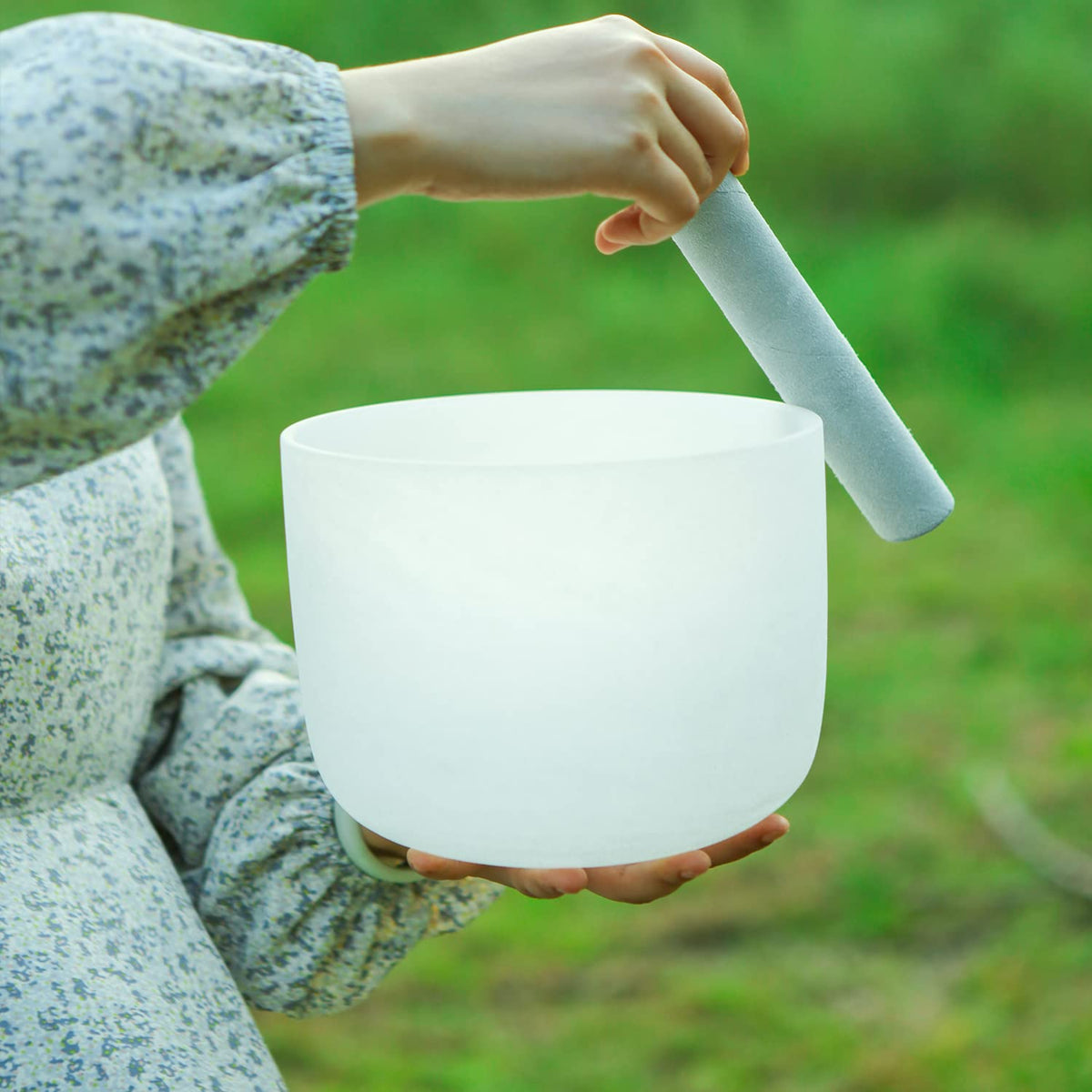 10 Inch Crystal Singing Bowl with Carrier for Yoga Healing Sound Meditation Energy Vibration (432hz / 10inch B NOTE)