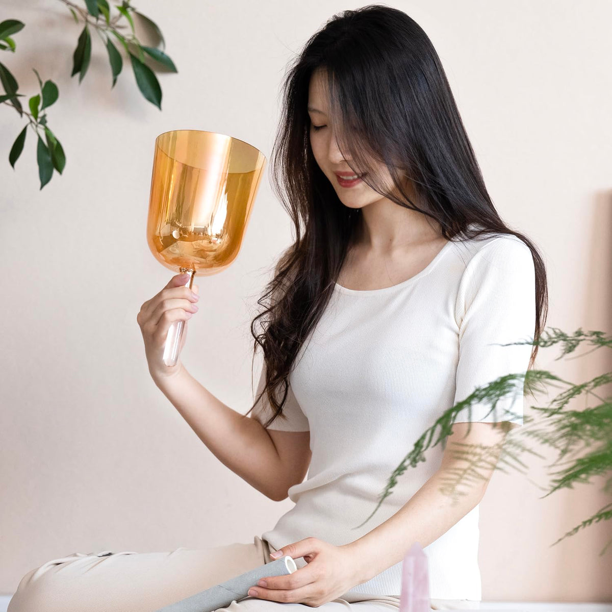 Handle Crystal Singing Bowl 432HZ 6 Inch F Note Golden Tea Color (6 inch / Golden Tea)