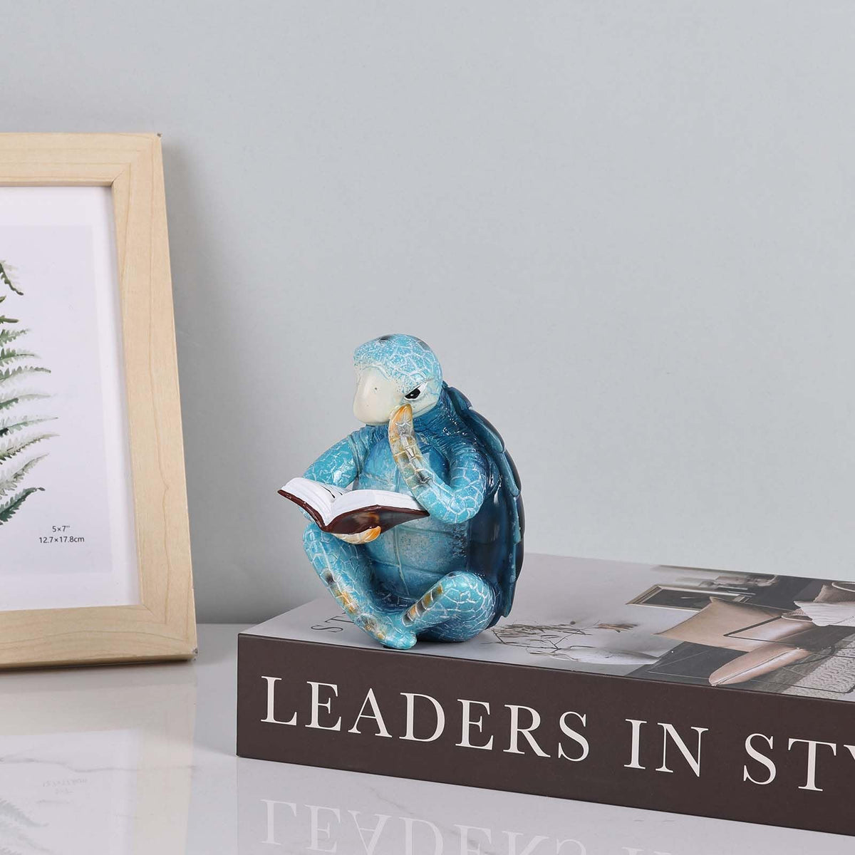 Resin Reading Sea Turtle Figurine (Navy Blue)