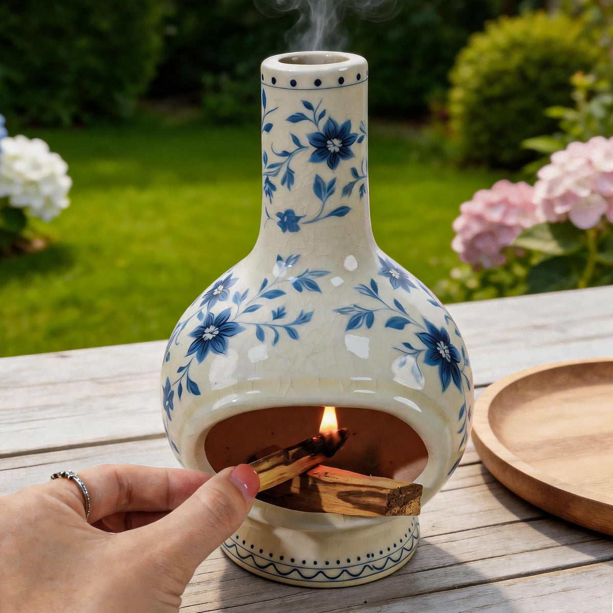 Ceramic Palo Santo Holder (Flowers-blue and White)