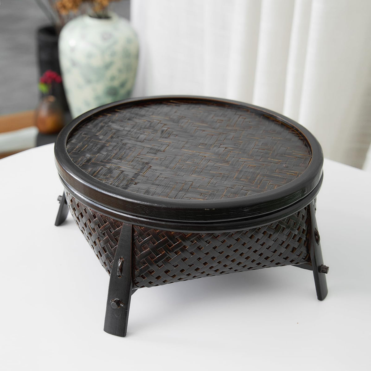 Handcrafted Natural Bamboo Woven Storage Basket with Lid (Dark Brwon)