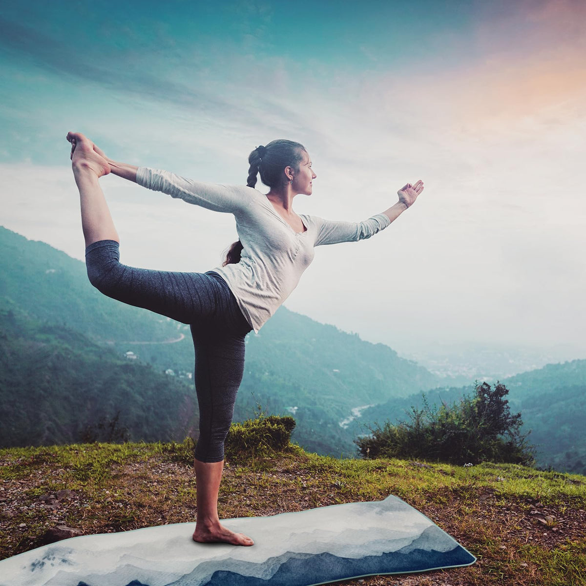 Non Slip Hot Yoga Towel (Watercolor Mountain / 70"x26")