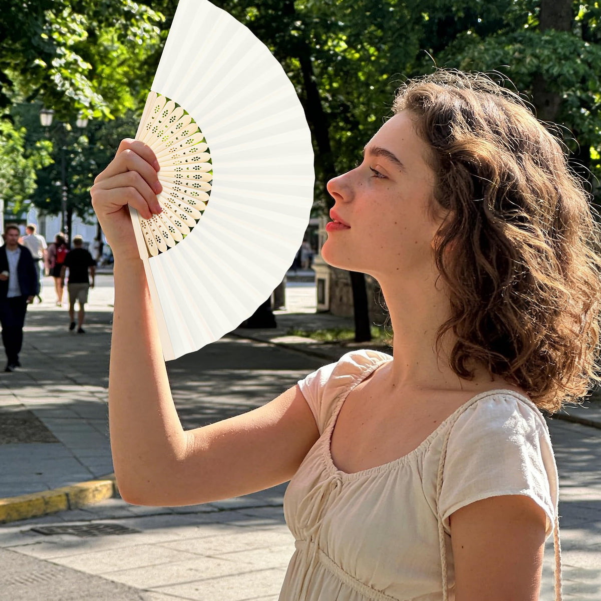 18 Piece Hand Fans (Cream)