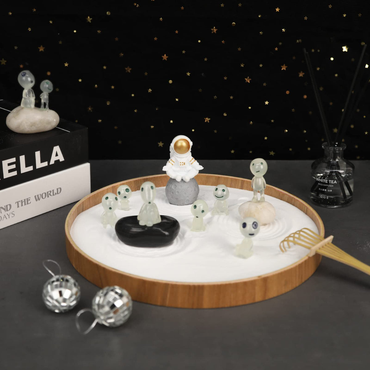 Mini Zen Garden for Desk Outer Space Themed (Spacemen Wh)