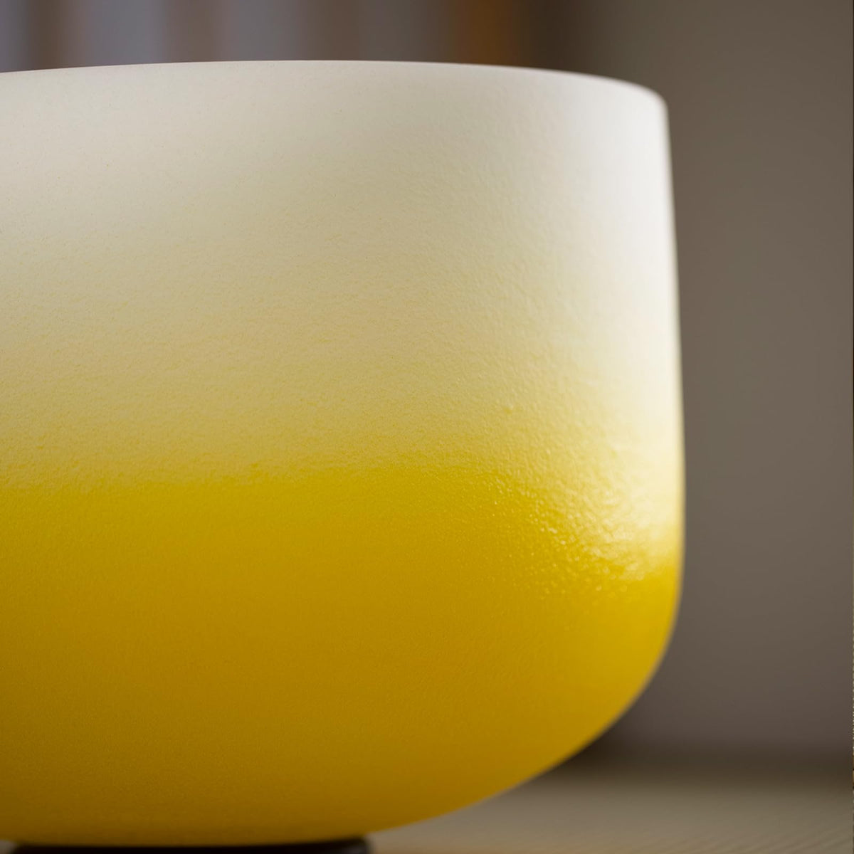 10inch 432hz E Note Gradient Yellow Quartz Crystal Singing Bowl (10"E 432hz Gradient Yellow)