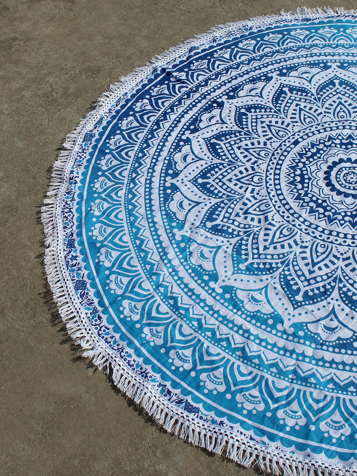 Round Beach Tapestry Turquoise Mandala Throw (3'6" (Round) / Blue and White)