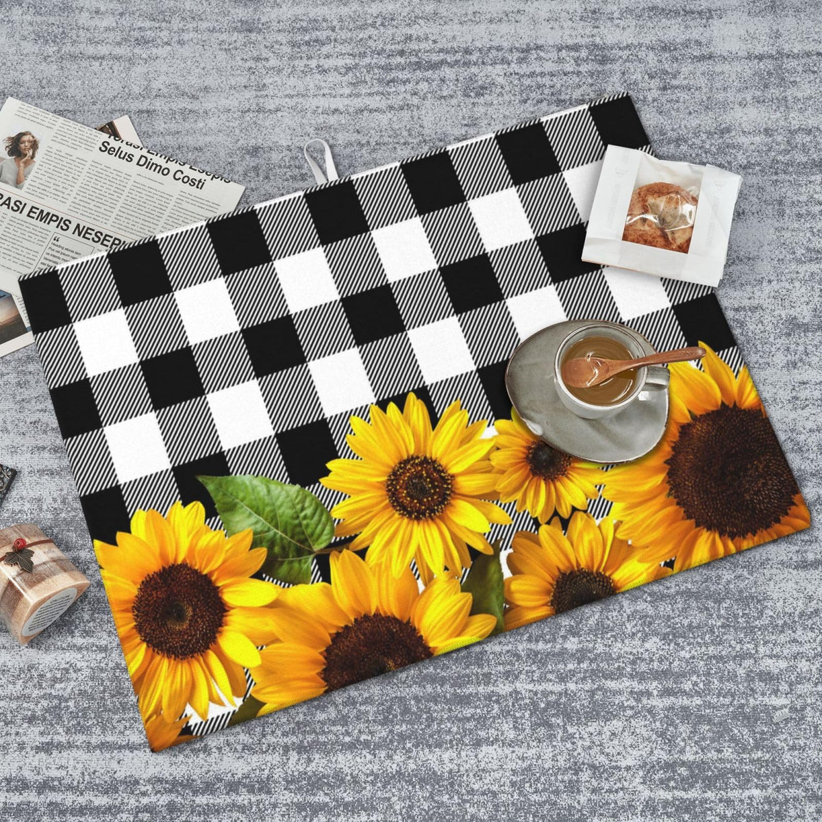 Yellow Sunflower on Black and White Dish Drying Mat 18x24 Inch (Black Yellow)