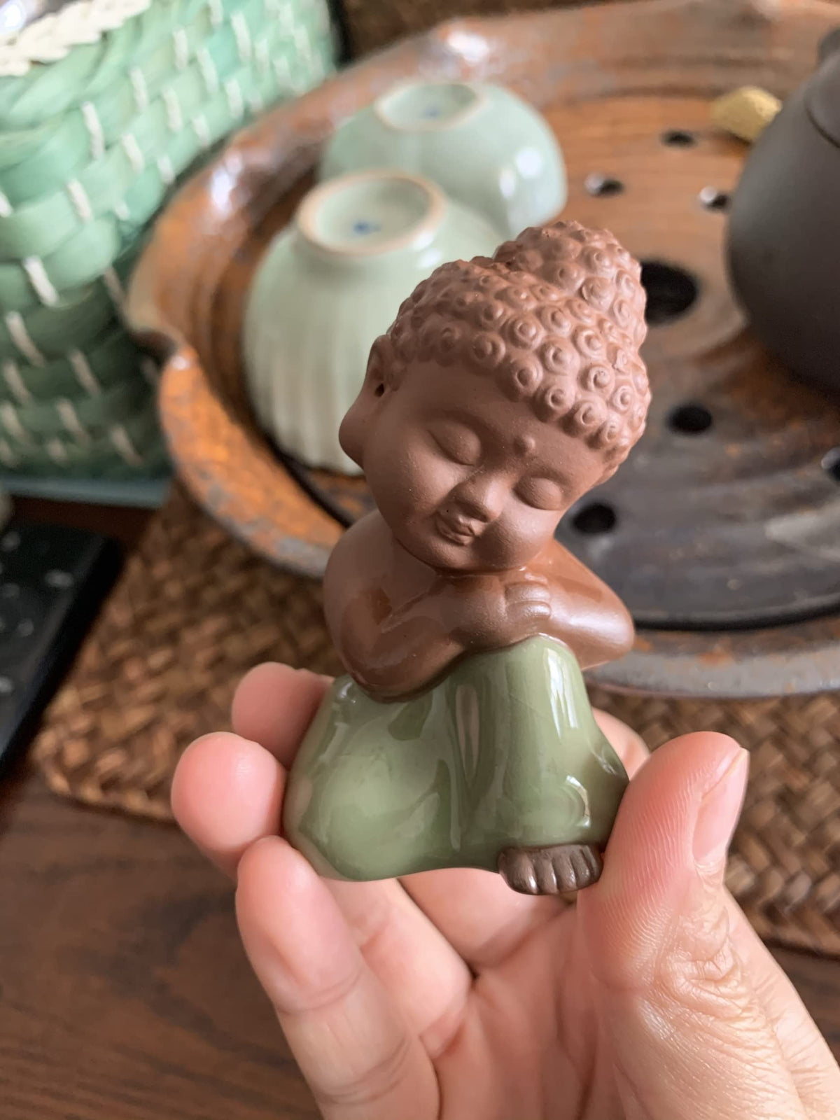 Ceramic Tiny Cute Buddha Statue Peaceful Rulai Figurine Creative Baby Crafts Dolls Ornaments Gift Classic Delicate Ceramic Arts and Crafts Tea Accessories (A)