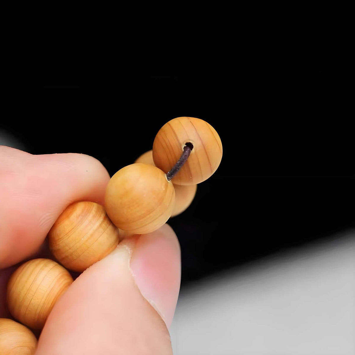 Unisex Natural Thuja Sutchuenensis Wood Beads Bracelet Prayer Mala Wristband Bracelet (10mm 108 Beads)