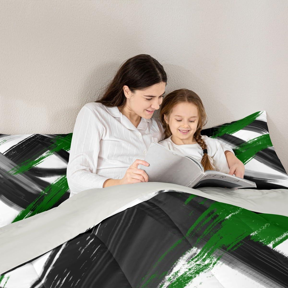 Black Green Comforter Set Toddler Size Abstract Geometric Bedding Set for Boys Girls Modern Minimalist Duvet Quilt Room Decor Breathable Soft Microfiber All Season 2Pcs with 1 Pillow Case (Multi 45686 / Toddler)