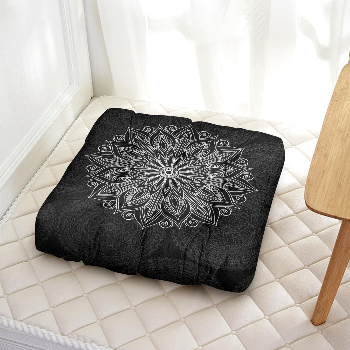 Meditation Cushion (Mandala Black / Square)