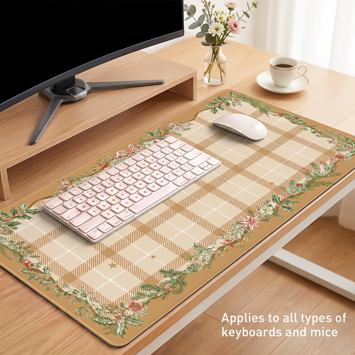Xmas Plaid Desk Mat (Tan Plaid Holly / 35.4" x 15.7")