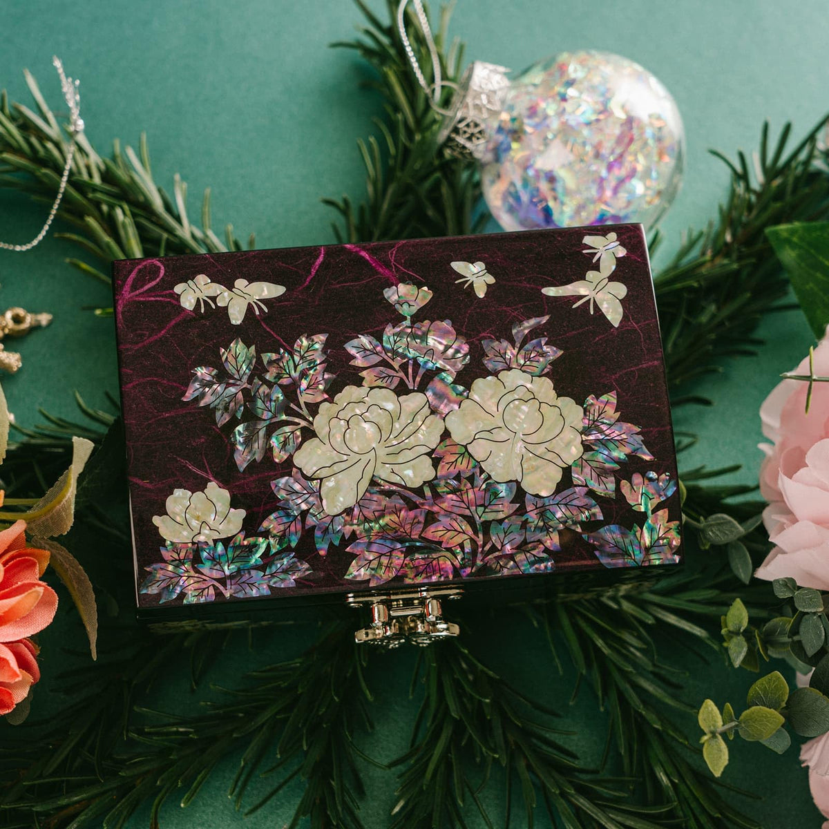 Mother-of-Pearl Jewelry Box – Elegant Purple Lacquered Keepsake with Peony & Butterfly Design, Red Velvet Interior – Christmas, Birthday Gift, Unique Jewelry Organizer for Women (Purple Haze)