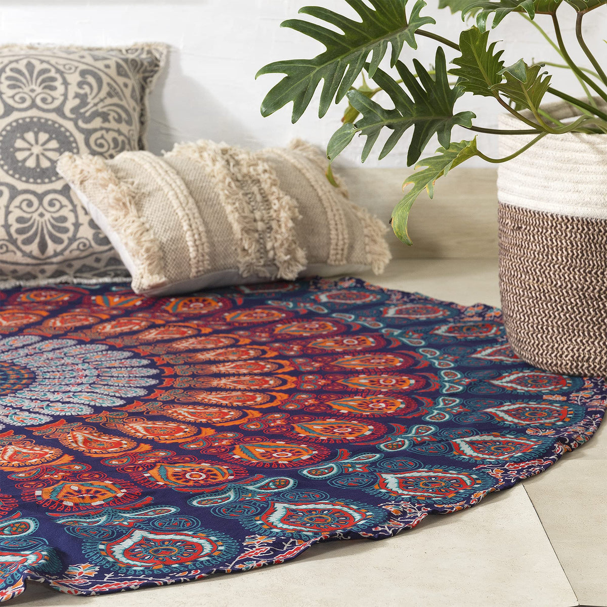 Round Tapestry with Tassel Wall Hanging Ombre Hippie Mandala Bohemian Hippy Intricate Indian Tapestries Tablecloth 70 Inches (Multicolor / 70"L x 70"W)