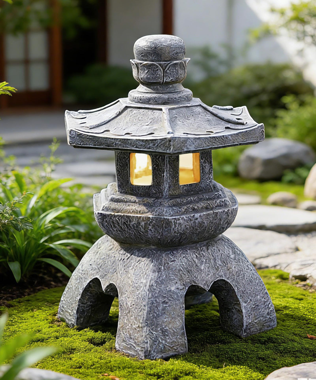 Solar Pagoda Lantern Garden Statue (Gray)