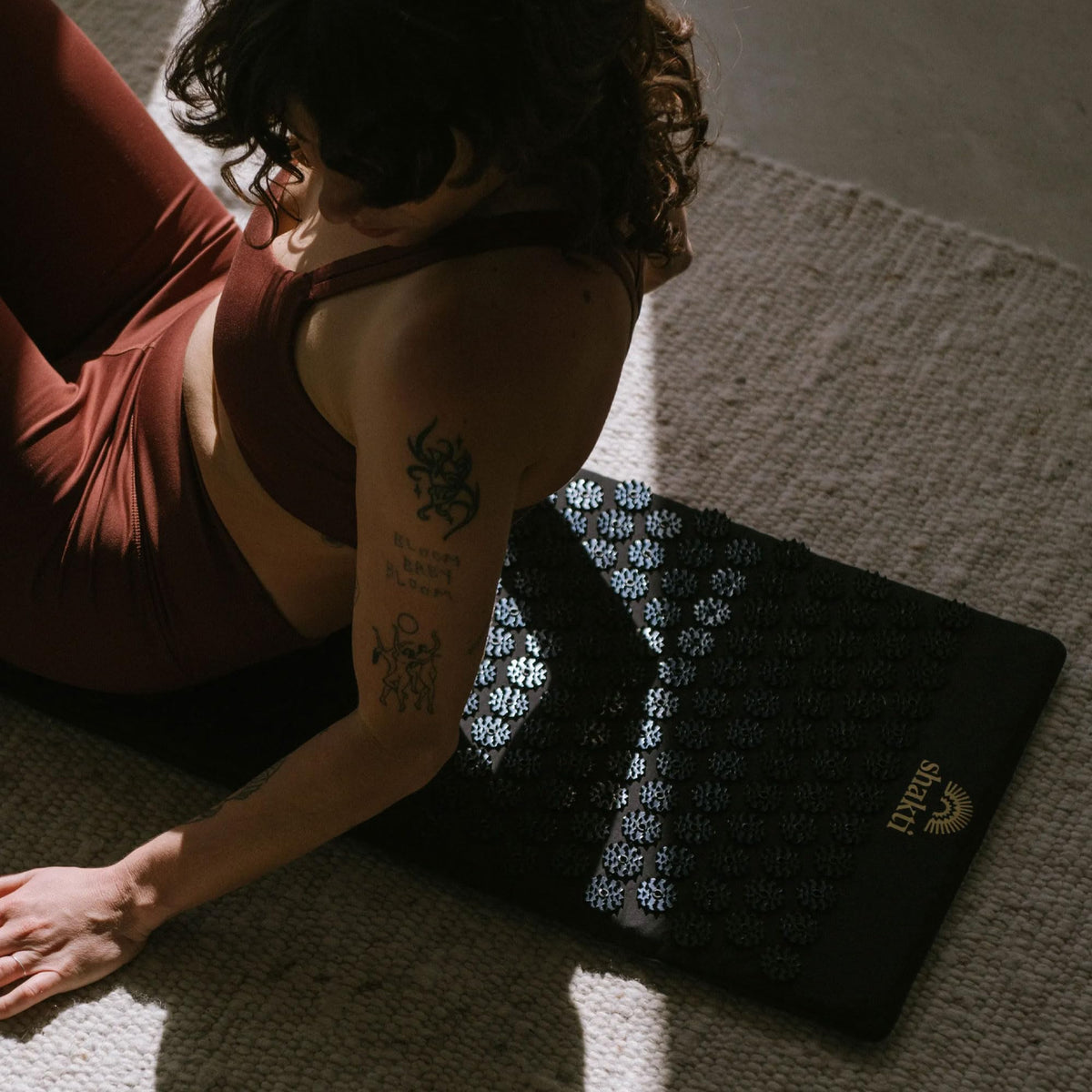 Acupressure Mat for Tension Release (Level 2 / Premium-black)