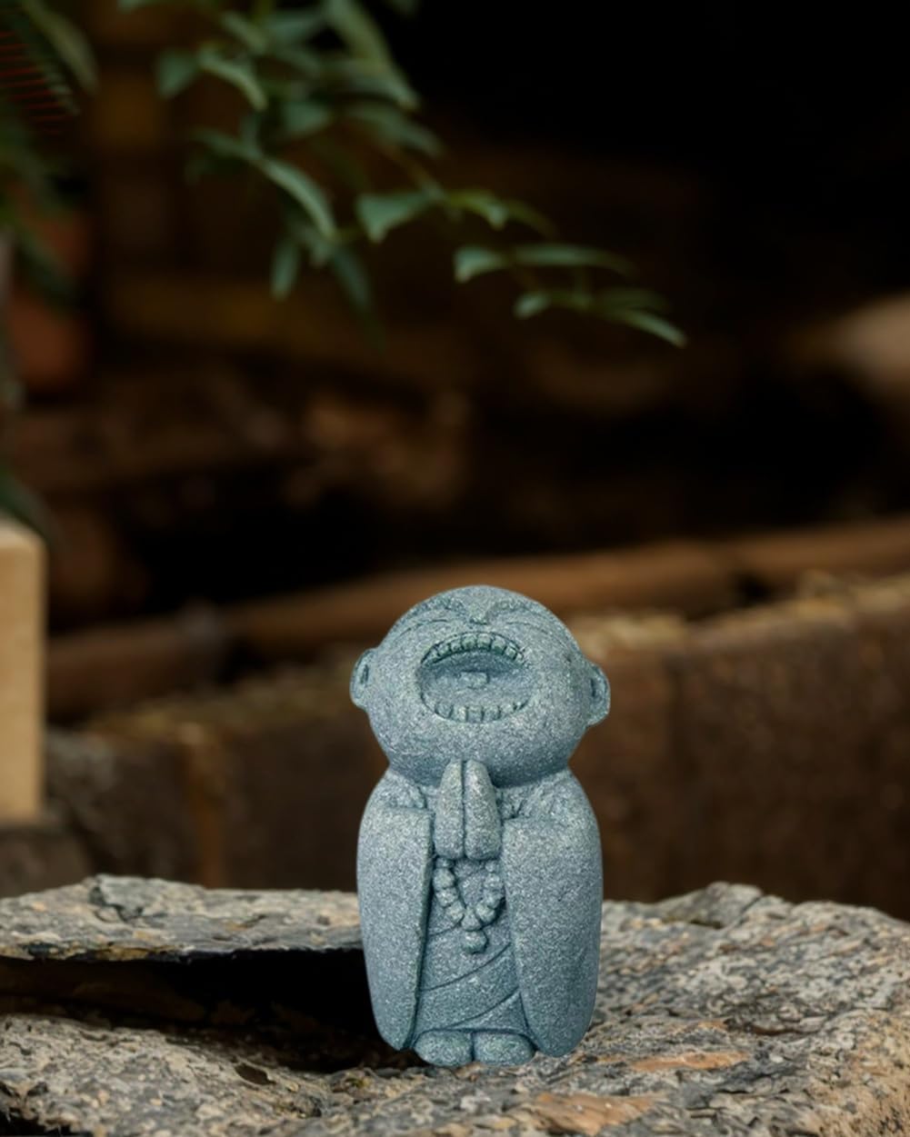 Mini Monk Buddha Statue Sandstone Statues Zen Monk Praying Statue Sculptures for Wealth Good Luck Feng Shui Decor Home Fish Tank Aquarium Garden (Style 7)