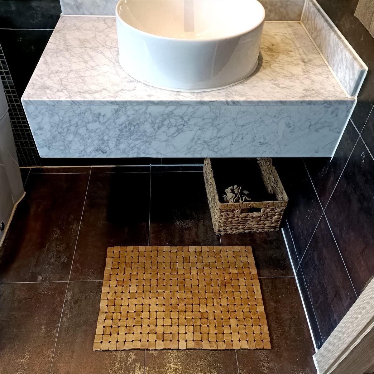 Bamboo Bath Mat with 15.7X23.6 inch (23.6" x 15.7" (Rectangular))