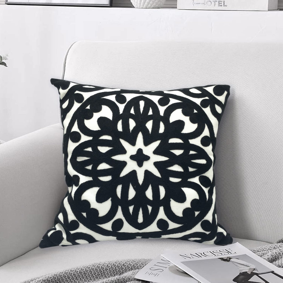 Embroidered Decorative Throw Pillow Cover 20"x 20" (Black / 20" x 20" (Pack of 1))