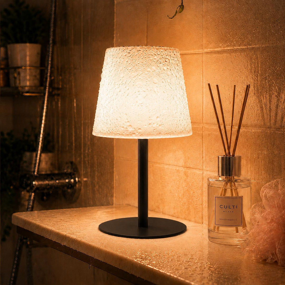 Spa Like Shower Lamp (Black / 1 Pack)