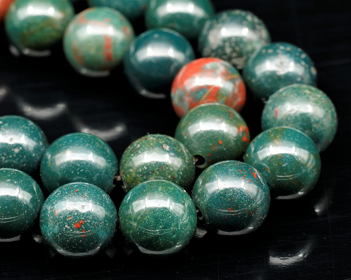 Natural Bloodstone Beaded Choker Necklace (Bloodstone / 20 Inches)