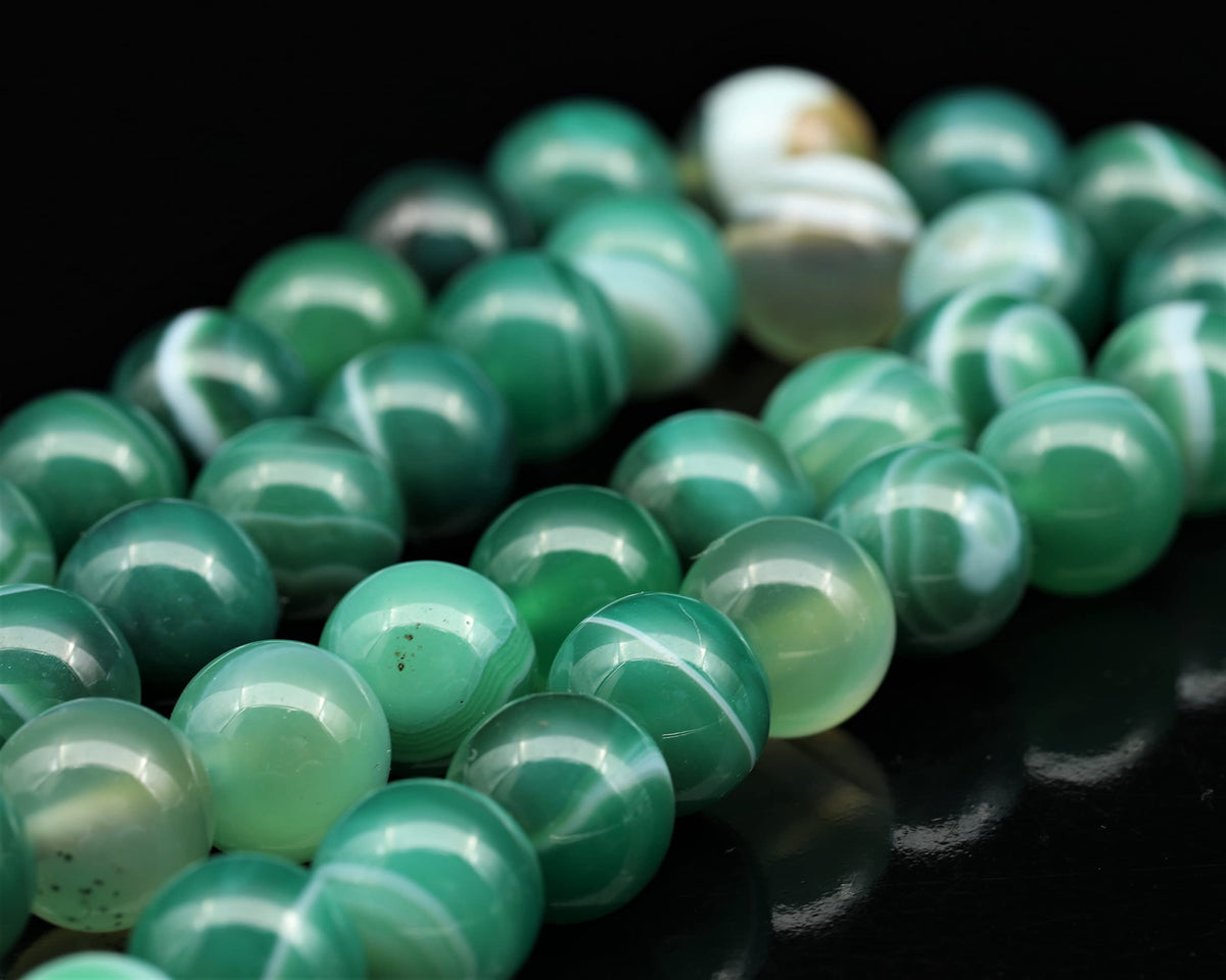 Natural Green Agate Beaded Choker Necklace (Green Agate / 32 Inches)