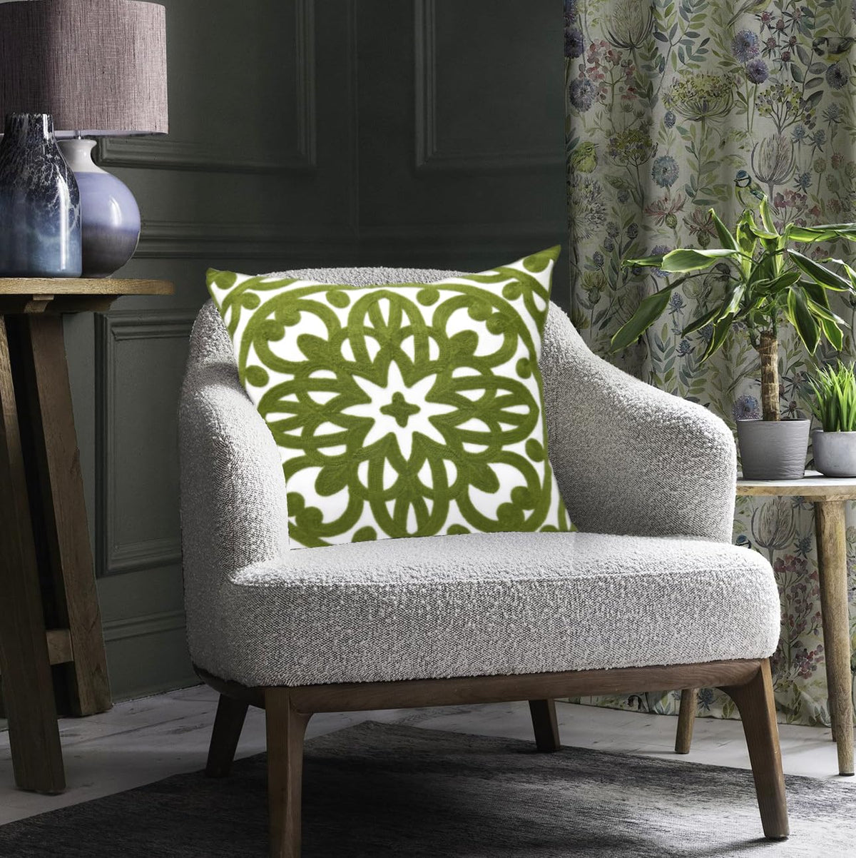 Embroidered Decorative Throw Pillow Cover 18"x 18" Set of 2 (Green / 18" x 18" (Pack of 2))