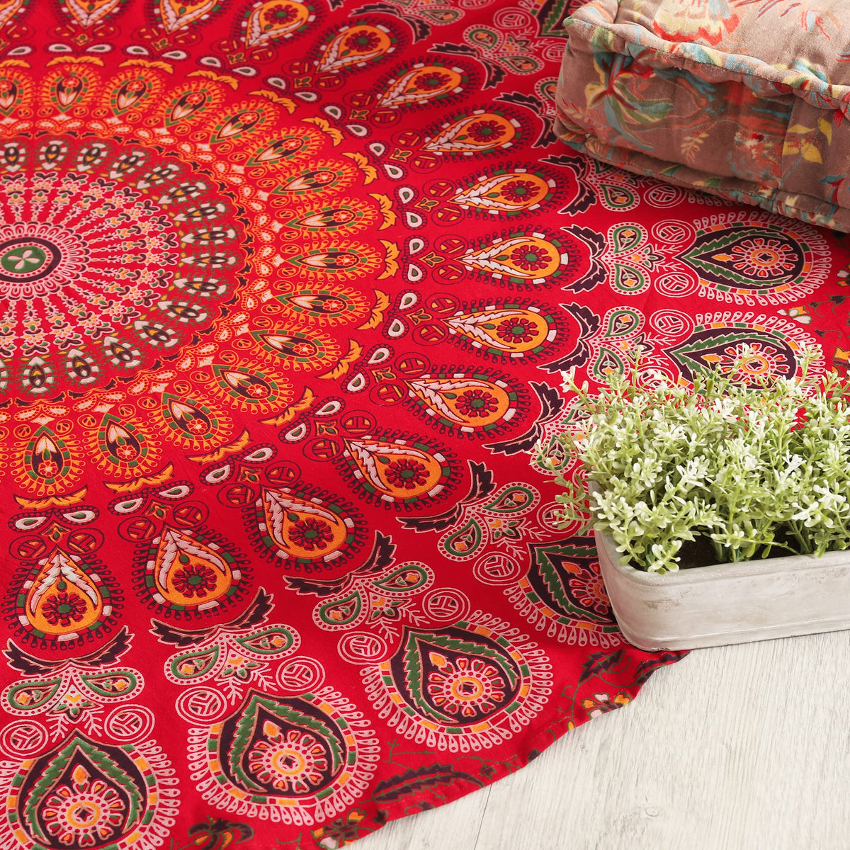 Round Tapestry Wall Hanging Ombre Hippie Mandala Bohemian Hippy Intricate Indian Tapestries Tablecloth 50 Inches (Red_Yellow / 50"L x 50"W)